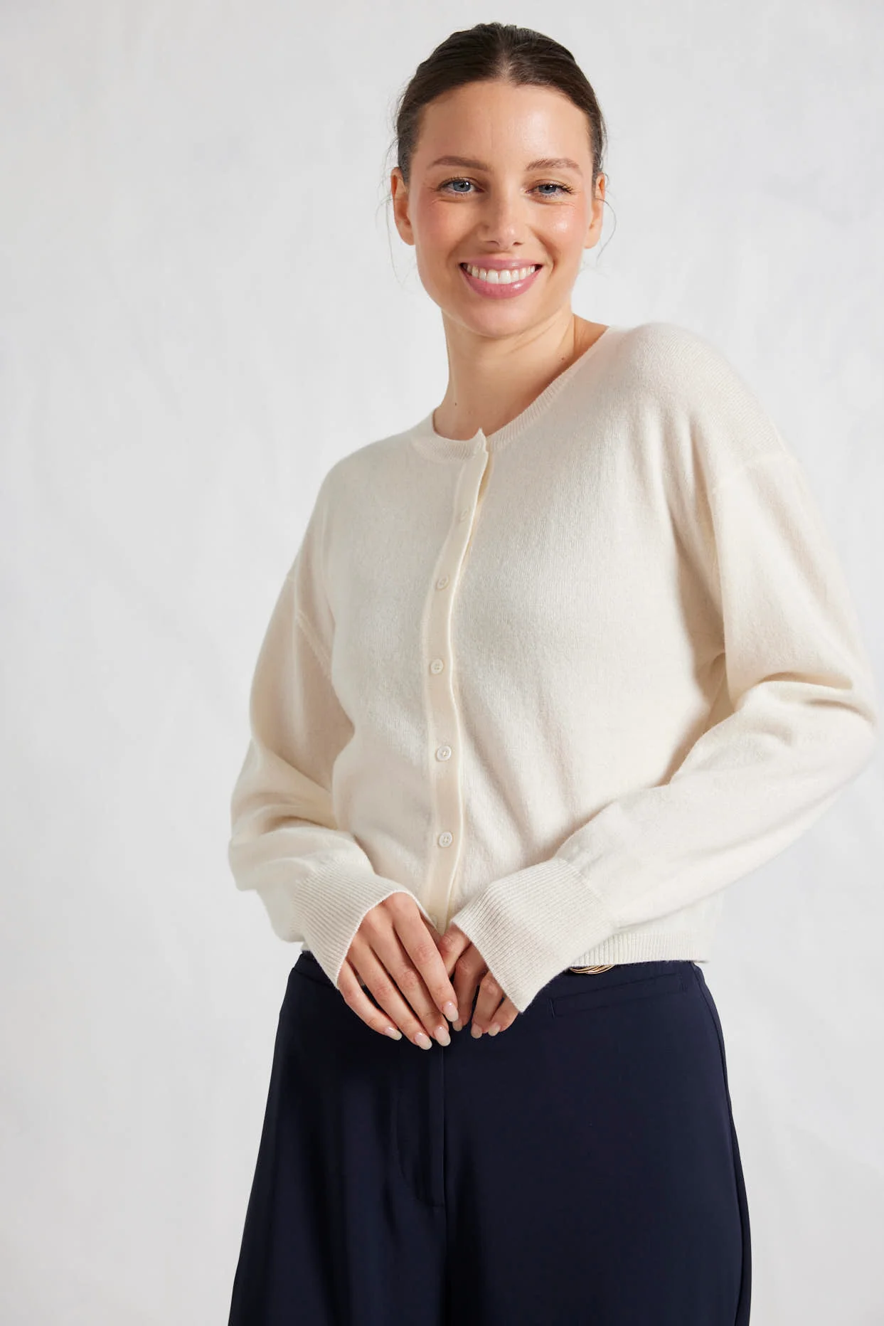 Sydney Cardi in White Alyssum - Image 2