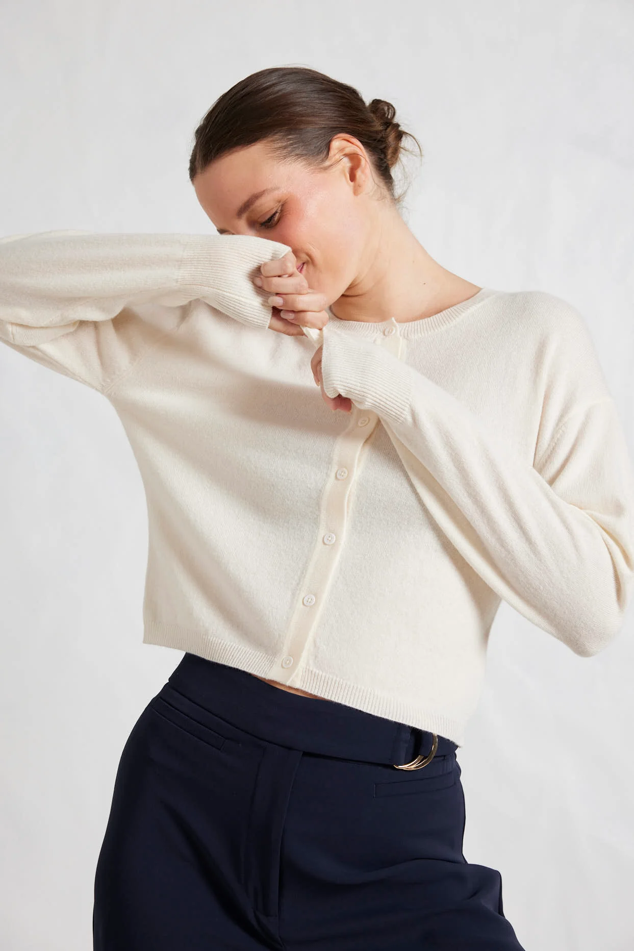 Sydney Cardi in White Alyssum - Image 3