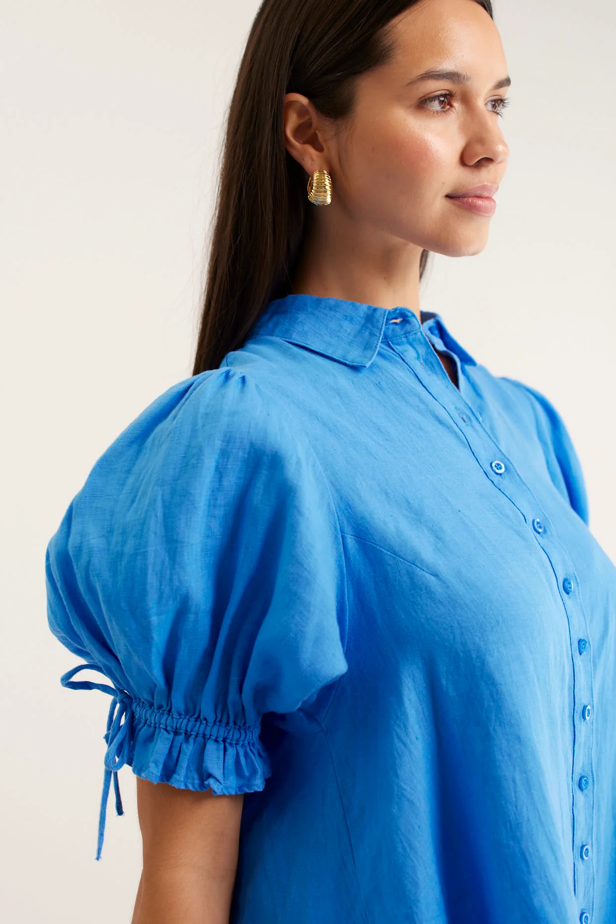 Tessa Linen Shirt In Cornflower - Image 4