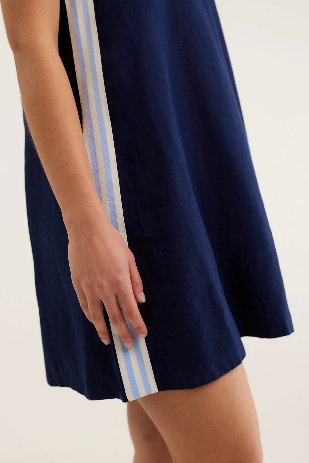 Vespa Linen Dress In Navy - Image 2
